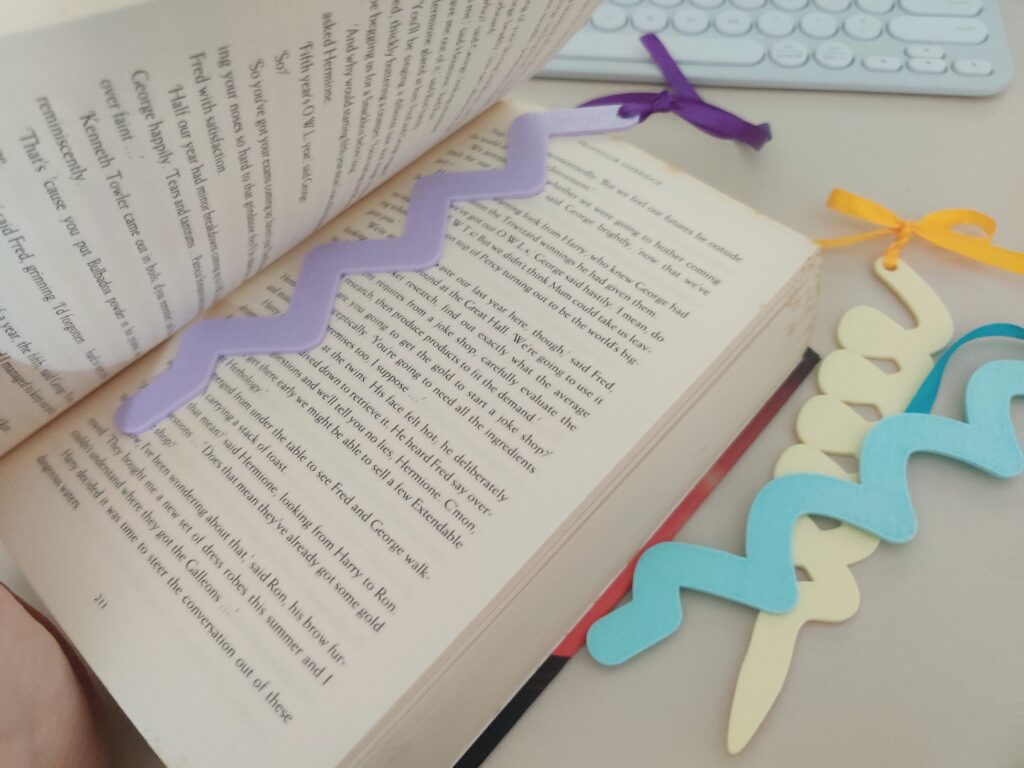 Penanda buku & penunjuk bacaan